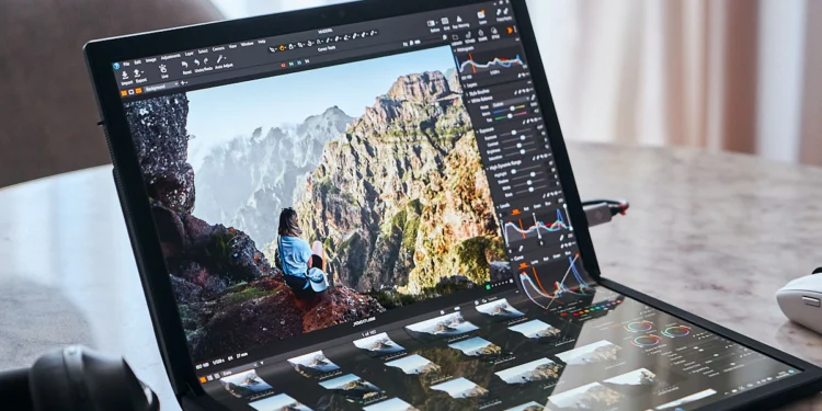 Apple Dikabarkan Tengah Persiapkan Laptop dengan Layar Lipat