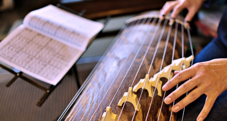 Koto Kecapi Jepang (we-xpats)