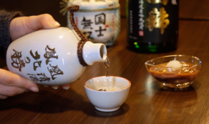 Mengungkap Sake: Minuman Fermentasi Beras Jepang yang Mendunia